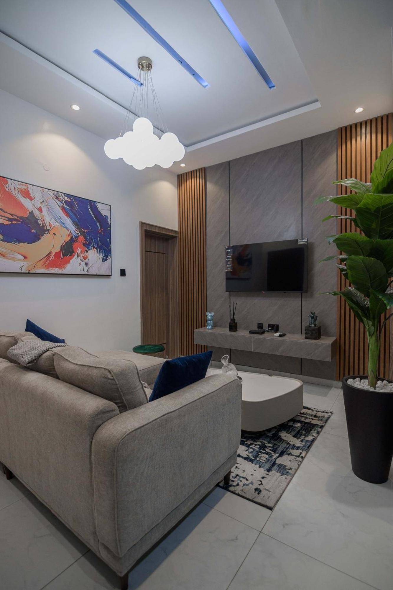 Aparthotel One90 *