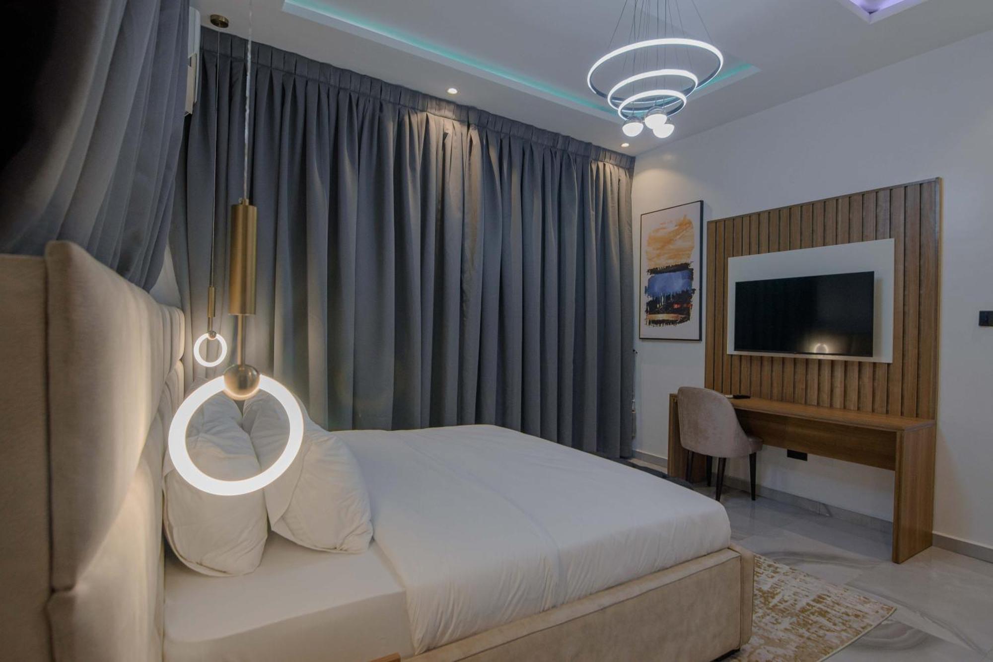 Aparthotel One90 *